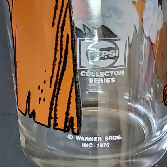 Vintage Looney Tunes Tweety and Sylvester Pepsi Collector Series Glass 1976 - Picture 2 of 8